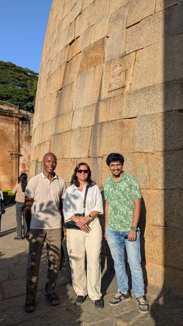 Bangalore Walking Tour KR Flower Market,Fort,Tippu palace - Bangalore Fort in a 30-minute visit