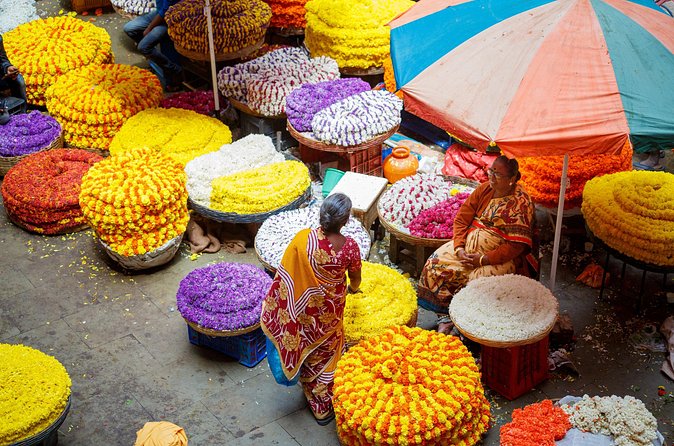 Bangalore Walking Tours - Flower Market, PETE and more - Jayanthi’s role in the experience