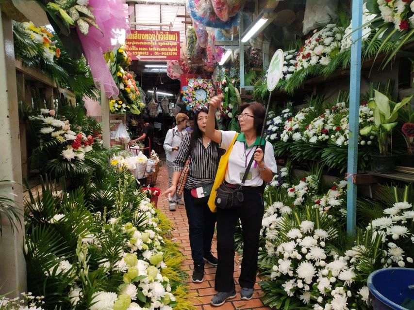 Bangkok:4Hour Flower Market and Little India Tour Mini Group - What the guide adds to the experience