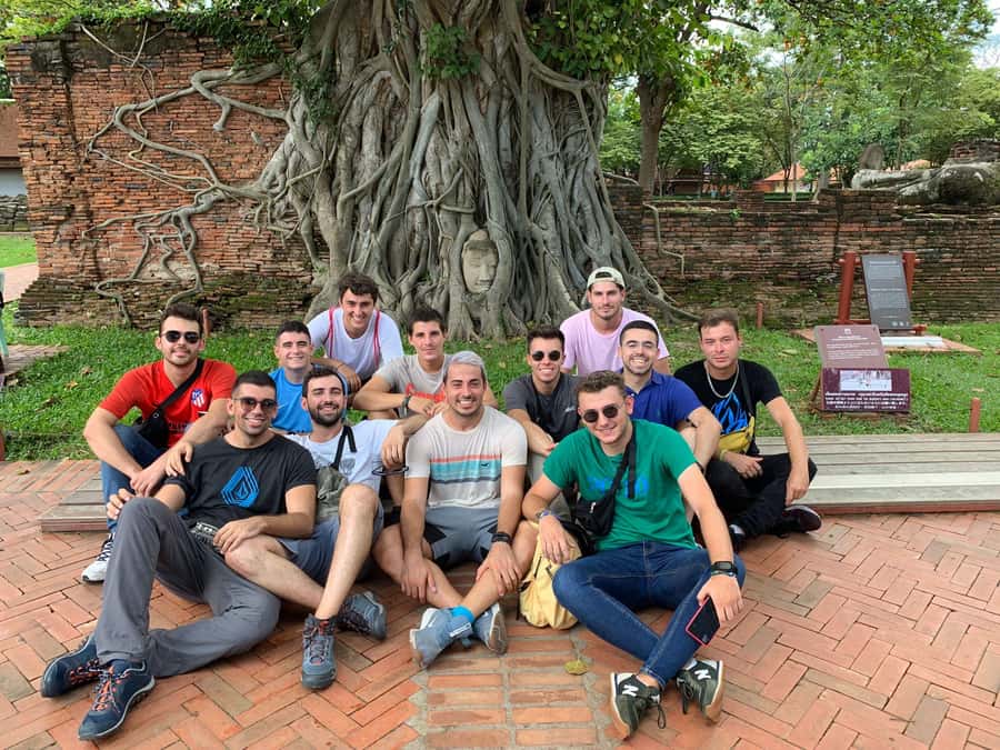 Bangkok: Ayutthaya & Local Market Tour In Spanish or English - Wihan Phra Mongkhon Bophit and a short pause