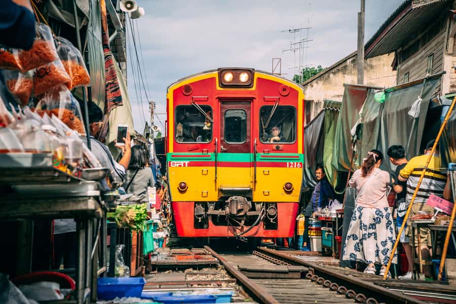 Bangkok: Ayutthaya, Railway & Floating Markets Full-Day Tour - Damnoen Saduak by longtail boat