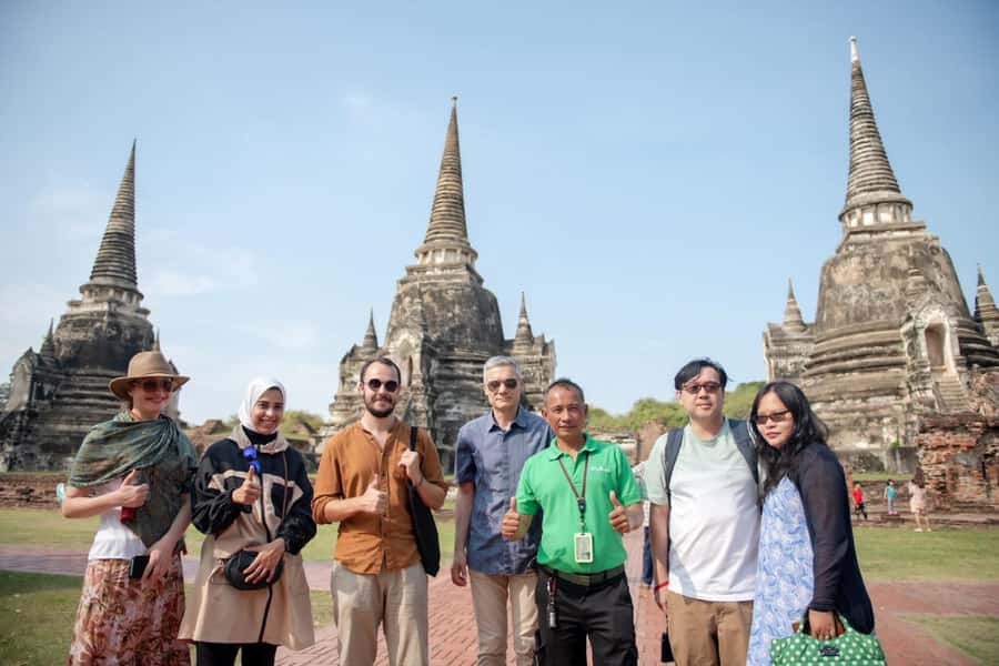 Bangkok: Ayutthaya, Railway & Floating Markets Full-Day Tour - What the guide and vehicle add to the day