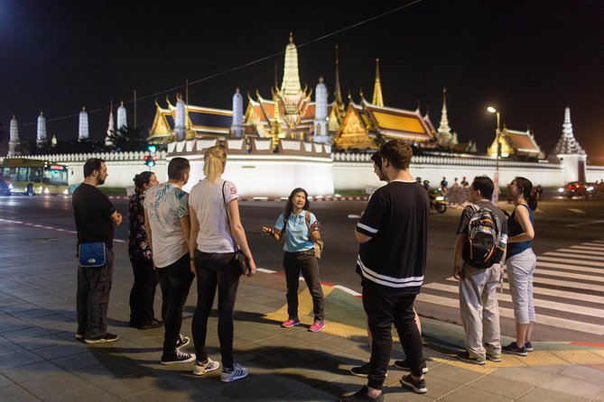 Bangkok by Night: Temples, Markets and Food Tuk-Tuk Tour - Pak Khlong Talat, Bangkok’s flower market after dark