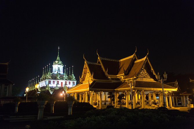 Bangkok by Night: Temples, Markets and Food Tuk-Tuk Tour - Dinner, with changing restaurants and local favorites