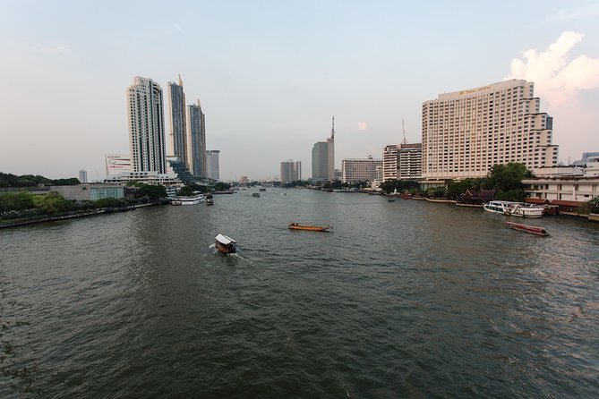Bangkok by Night: Temples, Markets and Food Tuk-Tuk Tour - Starting at Krung Thonburi and Wongwian Yai