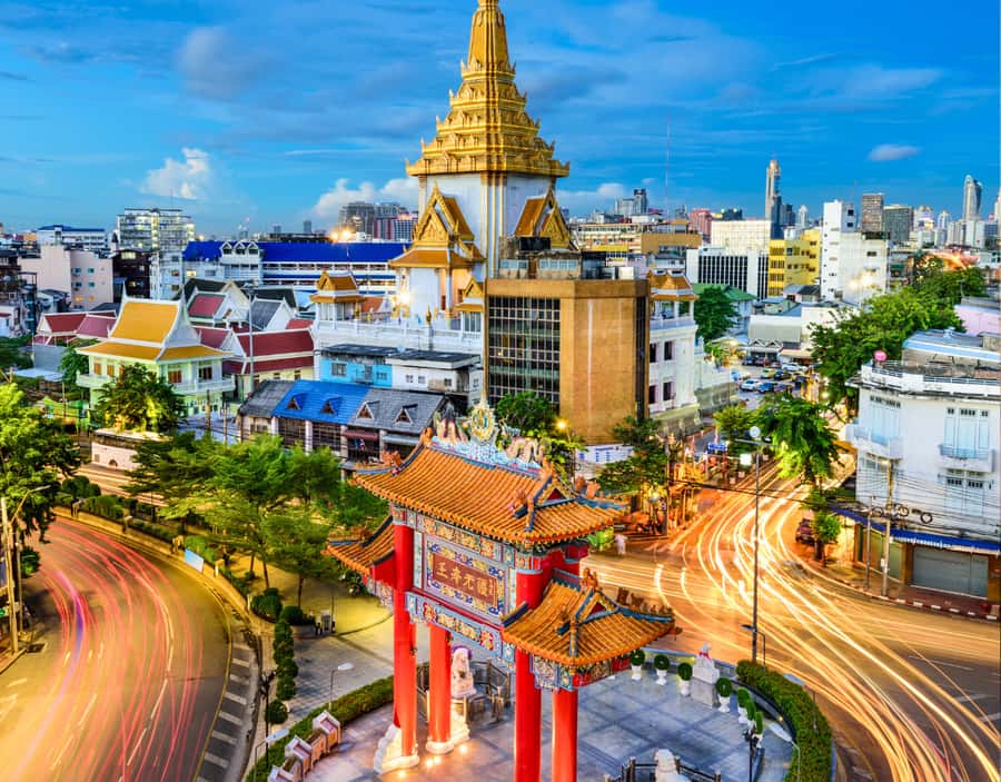 Bangkok: City Highlights & Floating Markets Private Tour - Maeklong Railway Market: commerce beside the tracks