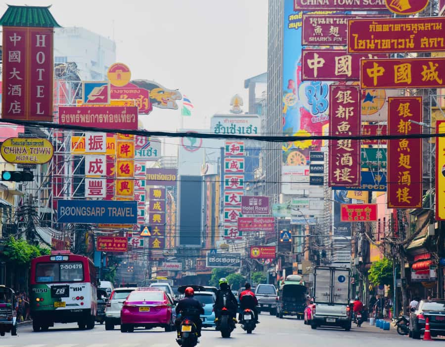 Bangkok: City Highlights & Floating Markets Private Tour - Damnoen Saduak: a longtail boat through the canals