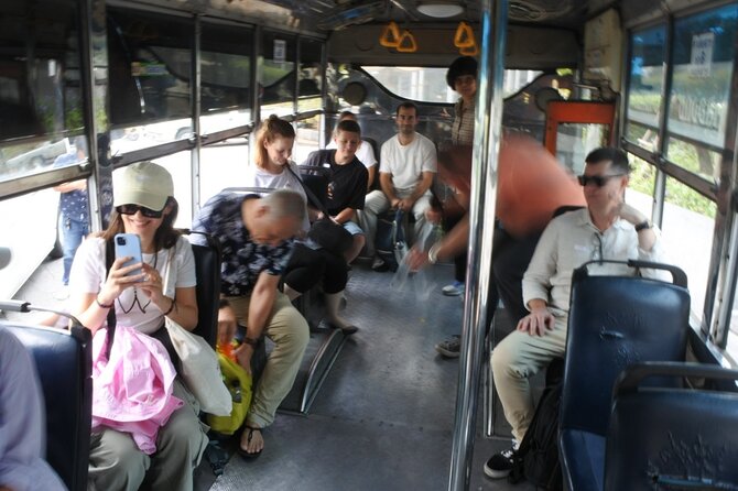 Bangkok: City Highlights Temple and Market Walking Tour - Entering the Grand Palace and Emerald Buddha Temple