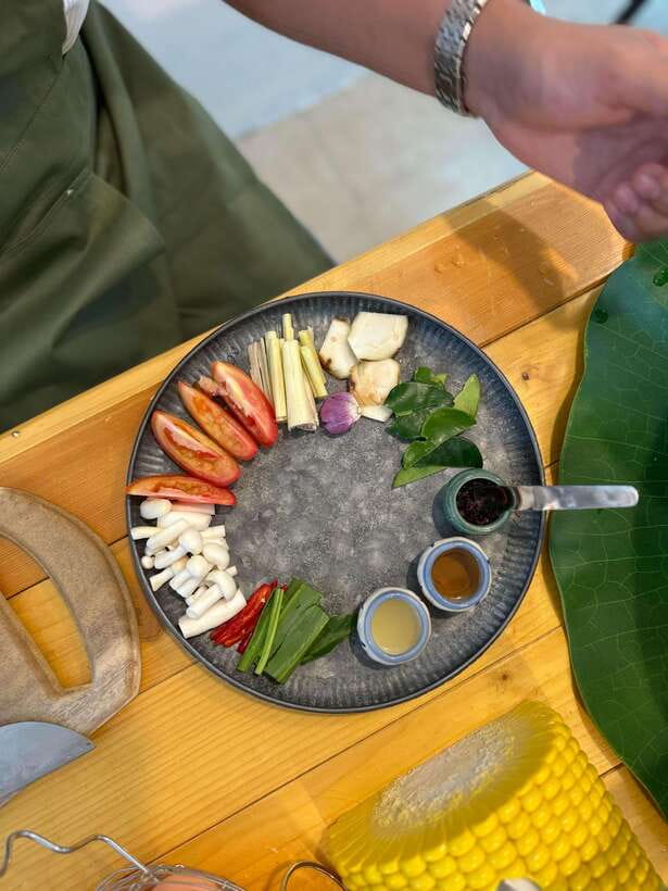 Bangkok Cooking Class : Traditional Thai dishes&Market Trip - Pat, Pair, and the teaching style