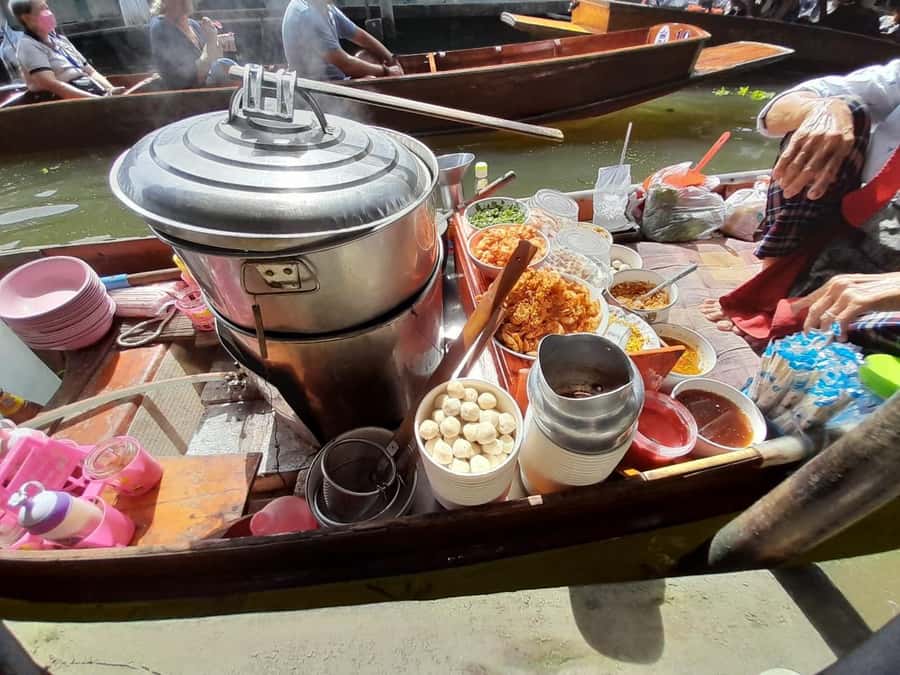Bangkok: Damnoen Floating Market & Train Market Private Tour - The value of $125 per person
