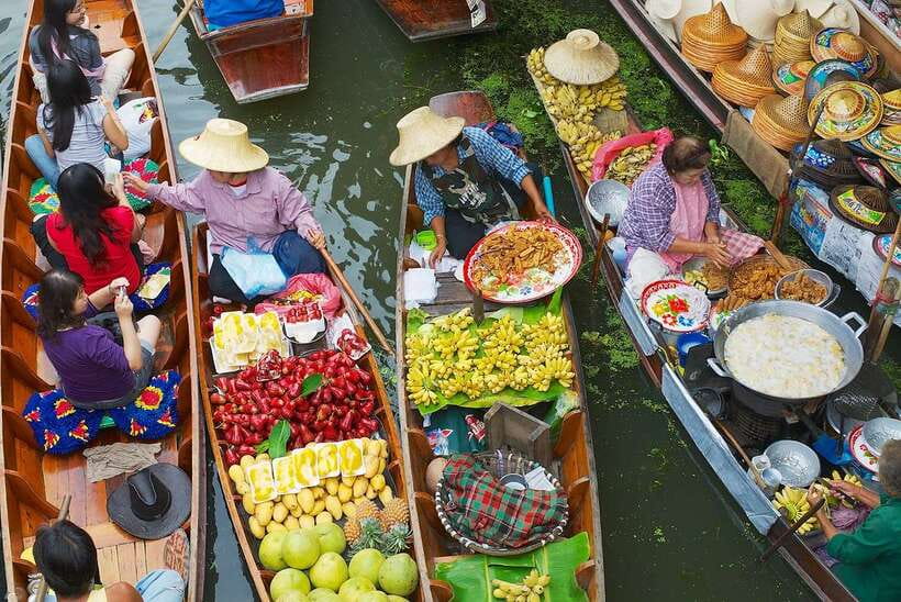 Bangkok: Damnoen Saduak and Mae Klong Train Markets - Mae Klong Railway Market and the train that cuts through it
