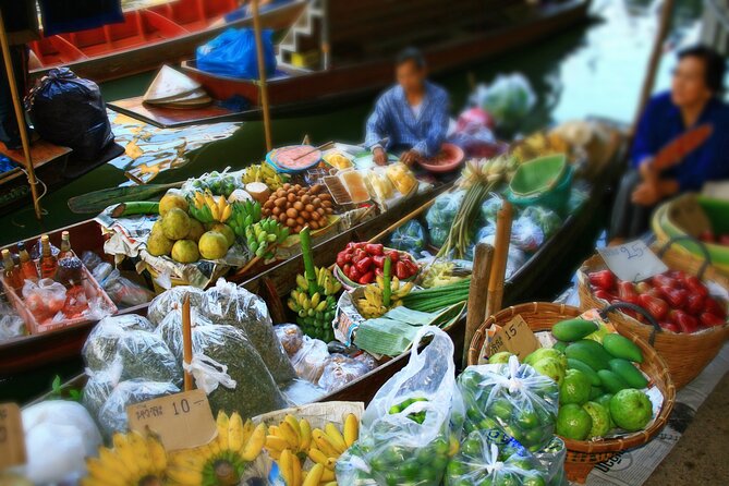 Bangkok: Damnoen Saduak and Maeklong Railway Market Japanese tour - Lunch, shopping, and the limits of one hour