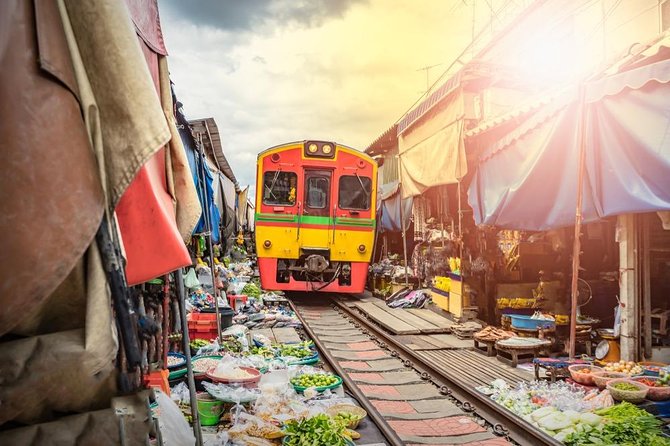 Bangkok: Damnoen Saduak and Maeklong Railway Market Japanese tour - Starting at River City or from your Bangkok hotel