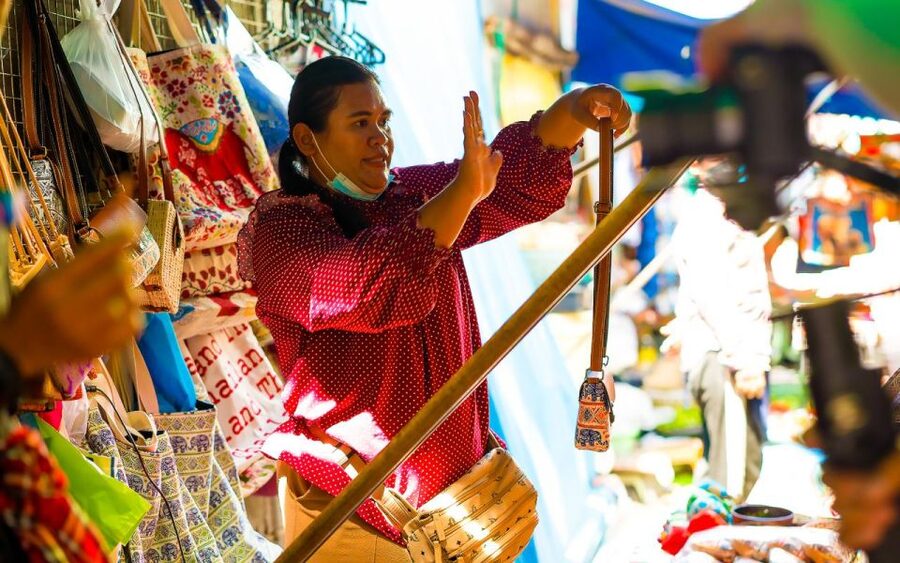 Bangkok: Damnoen Saduak and Train Market with Boat Ride - Watching the train pass through Maeklong