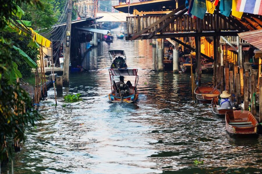 Bangkok: Damnoen Saduak, Train Market & Mahanakhon Day Trip - Guide quality and group comfort