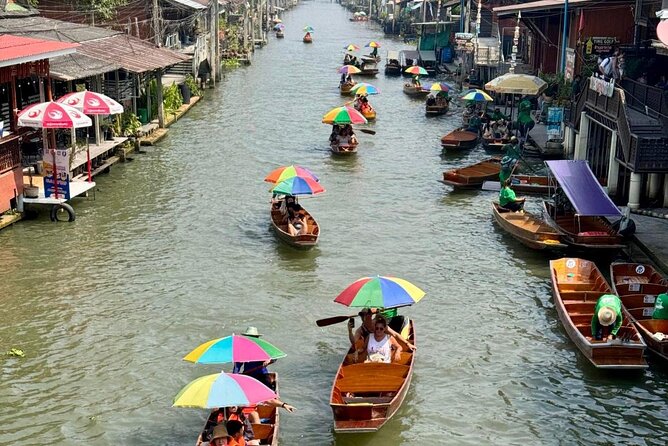 Bangkok: Floating Market and Train Market Experience - Maeklong Railway Market and the passing train