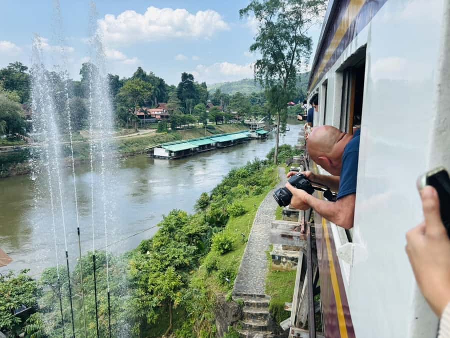 Bangkok: Floating Market, River Kwai, Railway Tour w/ Lunch - Key points to know before booking