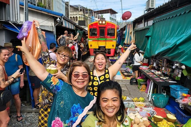 Bangkok: Floating Market & Train Market Discovery - Timing, Food, and What to Bring