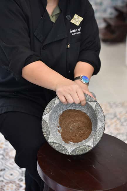 Bangkok: Hands-on Thai Cooking Class & Market Tour in Sathon - Four courses, cooked and eaten one at a time