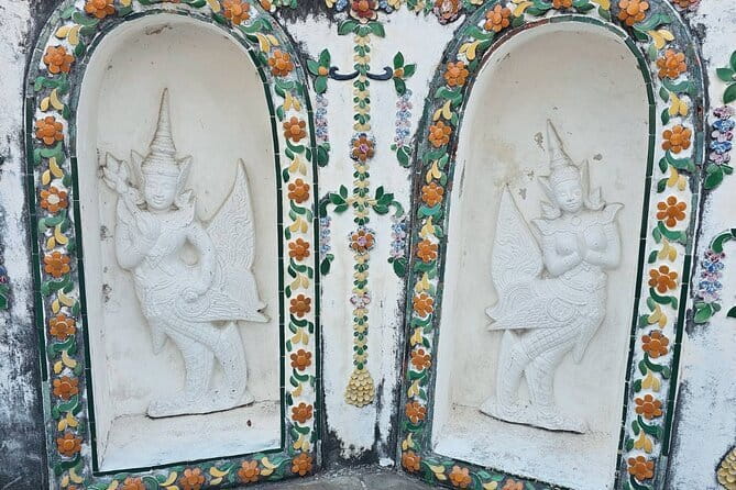 Bangkok : History Temples Markets and Food Tasting - What the guides add