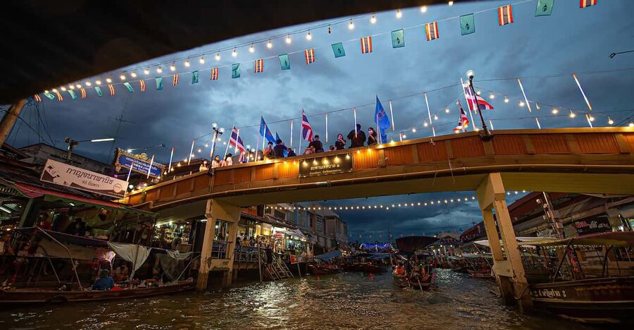 Bangkok: Maeklong Railway Market and Amphawa Floating Market - The banyan tree temple