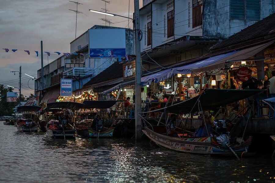 Bangkok: Maeklong Railway Market and Amphawa Floating Market - Amphawa Floating Market by long-tail boat