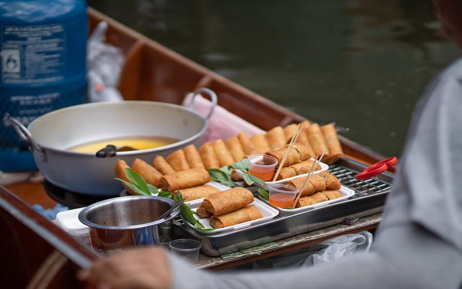 Bangkok: Maeklong Railway Market and Amphawa Floating Market - Fireflies and the late return to Bangkok