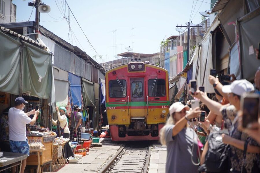 Bangkok: Maeklong Railway Market & Floating Market Tour - What the $32 price really includes