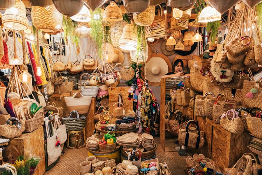 Bangkok: Maeklong Train Market & Floating Market Day Tour - Food, shopping, and tourist prices