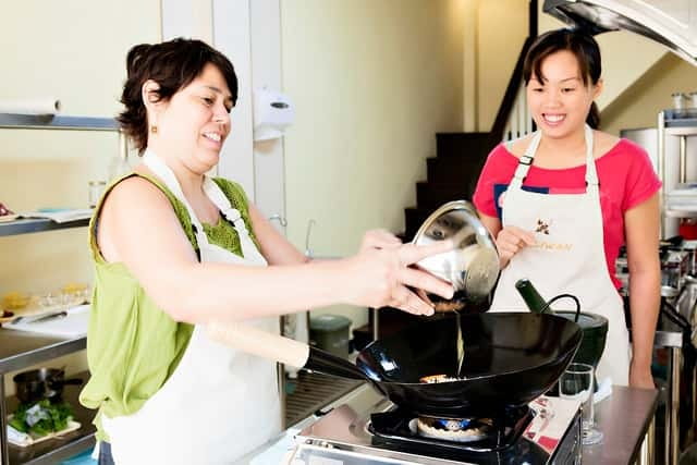 Bangkok: Maliwan Thai Cooking Class with Market Tour - What the Four-Hour Class Is Really Like