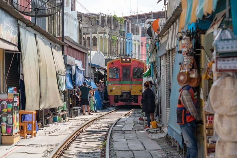 Bangkok: Premium Damnoen Saduak & Railway Market By Food Bus - Key points to know before booking