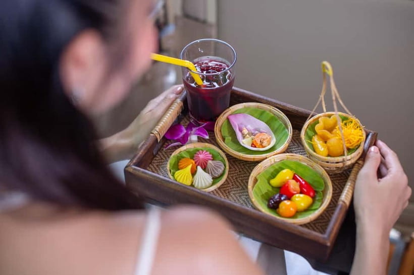 Bangkok: Premium Damnoen Saduak & Railway Market By Food Bus - The morning begins with mango sticky rice