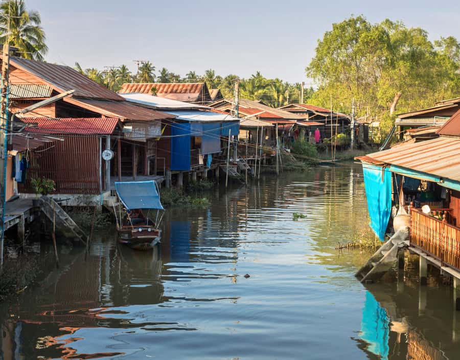 Bangkok: Private Damnoen Saduak Floating & Train Market Tour - Should you book this Bangkok market tour?
