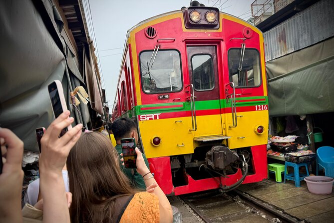 Bangkok: Private Floating Market and Train Market - Mae Klong Railway Market and the famous trackside moment