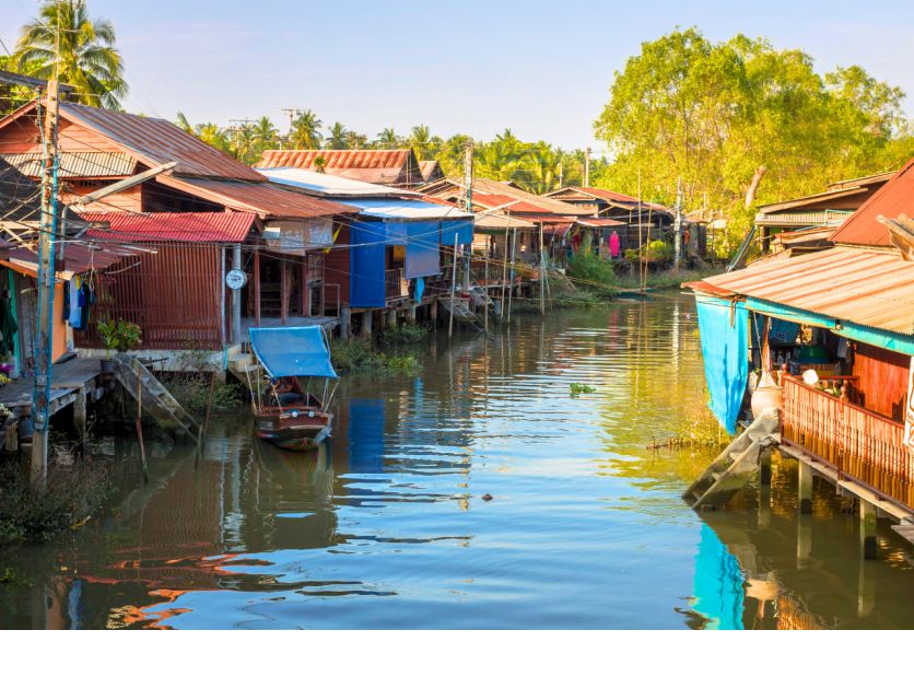 Bangkok: Private Floating & Railway Markets with Farm Visits - Comfort, timing, and what to bring