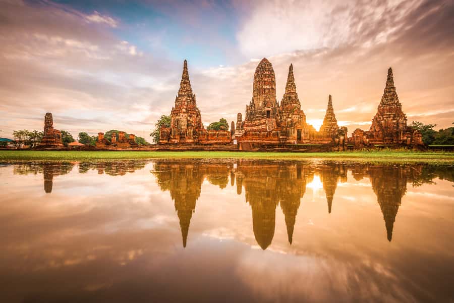 Bangkok: Private Trip to Ayutthaya Temples & Night Market - Sunset at Wat Chaiwatthanaram