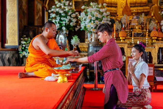Bangkok's Best: City Highlights & Floating Market Private Tour - Maeklong Railway Market puts daily commerce on the tracks