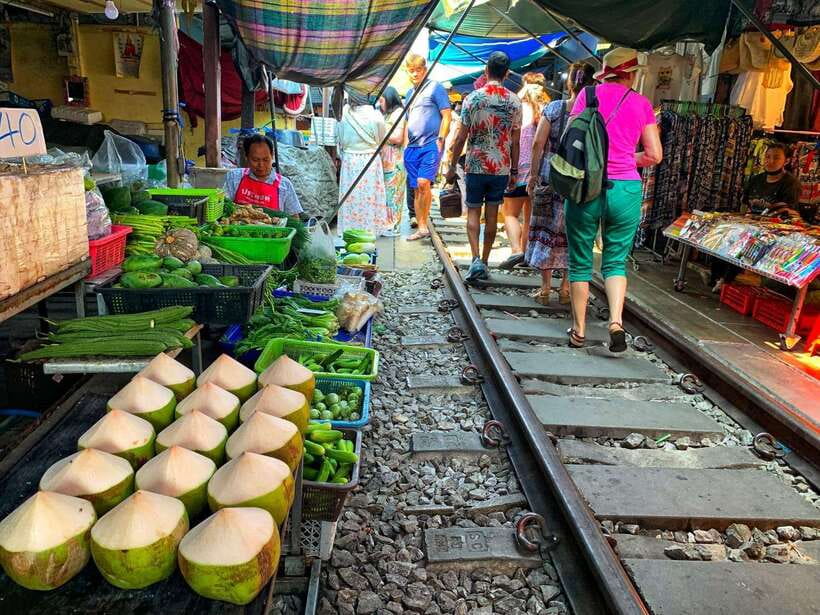 Bangkok: Train Market & Floating Market with Boat Ride - Who Will Enjoy This Day Most?