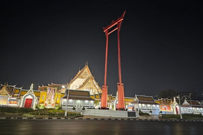 Bangkok TUK TUK Twilight Cultures Market and Food Taste - Yaowarat and the short street-food stop