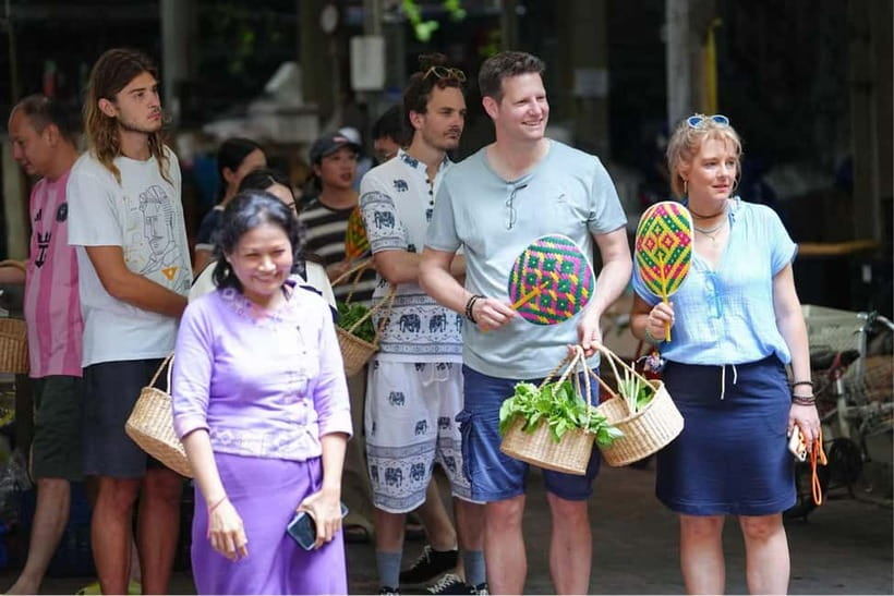 Bangkok: White Lotus Thai Cooking Class with Market Tour - Flower market traditions at Pak Klong Talad