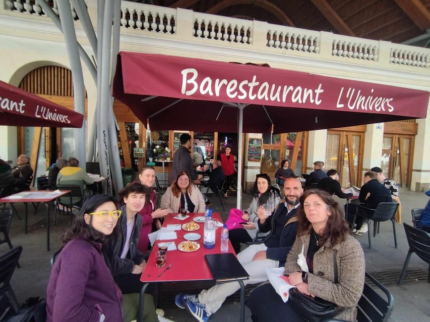 Barcelona: Boqueria Market & Barrio Gotico Street Food Tour - Meeting the guide outside La Boqueria