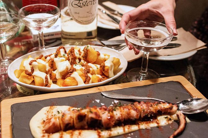 Barcelona: La Boqueria Food, Wine & History Walking Tour - The guides make the biggest difference