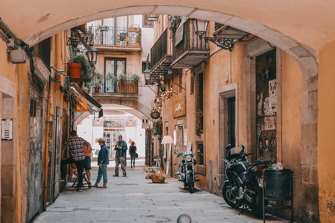 Barcelona Paella Cooking Class with Market Visit, Tapas & Sangria - Who should book this experience?