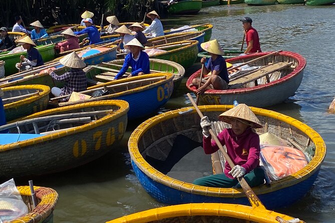 Bay Mau Cooking Class with Market Tour and Basket Boat Ride - Seeing ingredients before they reach the table