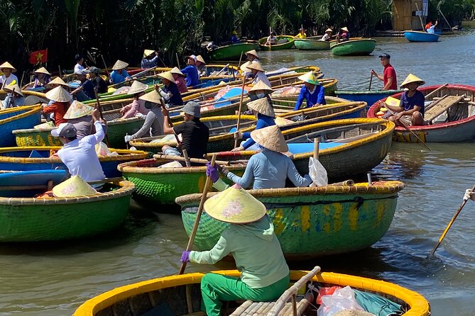 Bay Mau Cooking Class with Market Tour and Basket Boat Ride - Learning the traditional method for pho