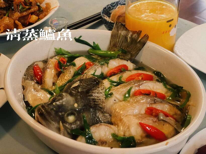 Beijing Market Tour with 10-course Family Feast - A ten-course meal that may be much larger