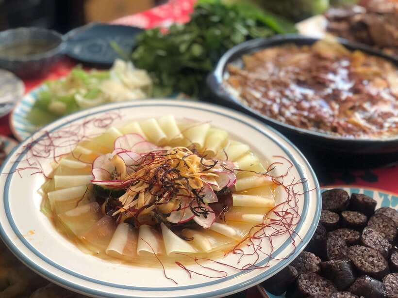 Beijing Market Tour with 10-course Family Feast - Is $119 good value?
