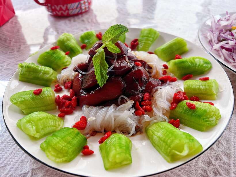 Beijing Market Tour with 10-course Family Feast - Practical tips for making the most of it