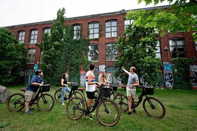 Bike / E-bike tour : Plateau, Mile-End, Jean-Talon Market by Fitz - Plateau Mont-Royal: quiet streets and colorful lanes