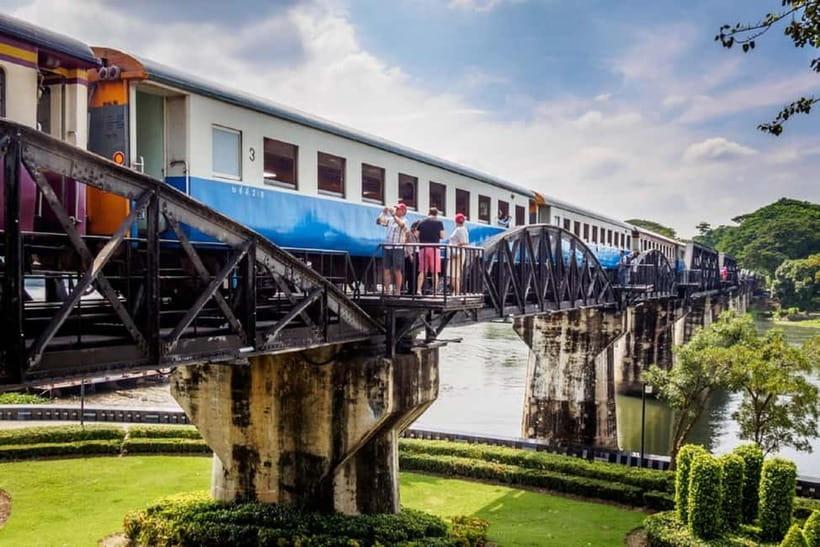 BKK: Damnoen Floating Market, Maeklong Rail & River Bridge - Key points before you book